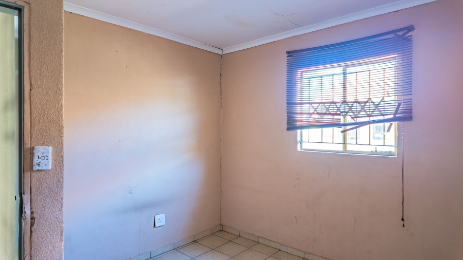 To Let 5 Bedroom Property for Rent in Tlhabane North West